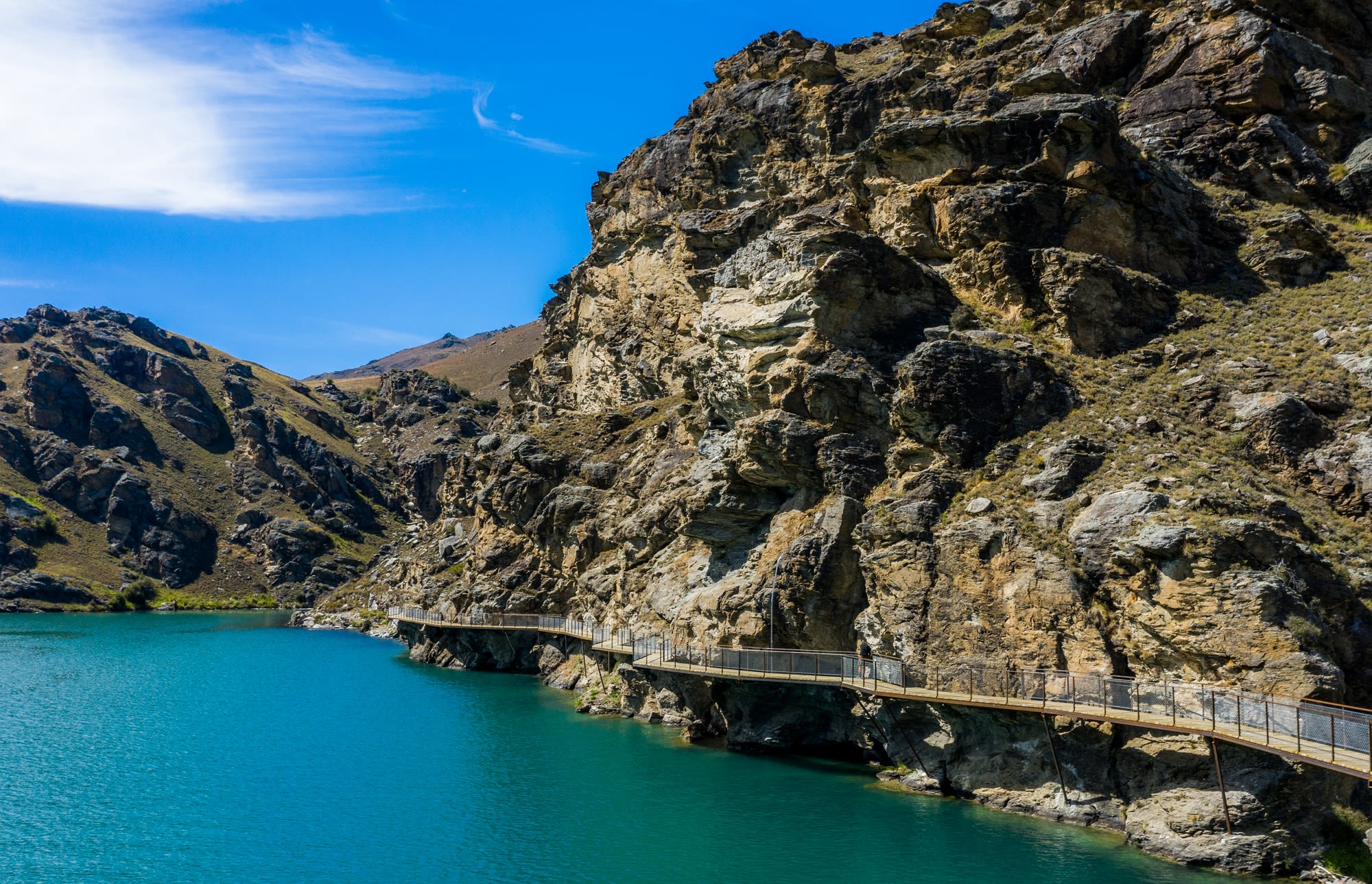 Cycle in the footsteps of pioneer settlers along the mighty Clutha river.